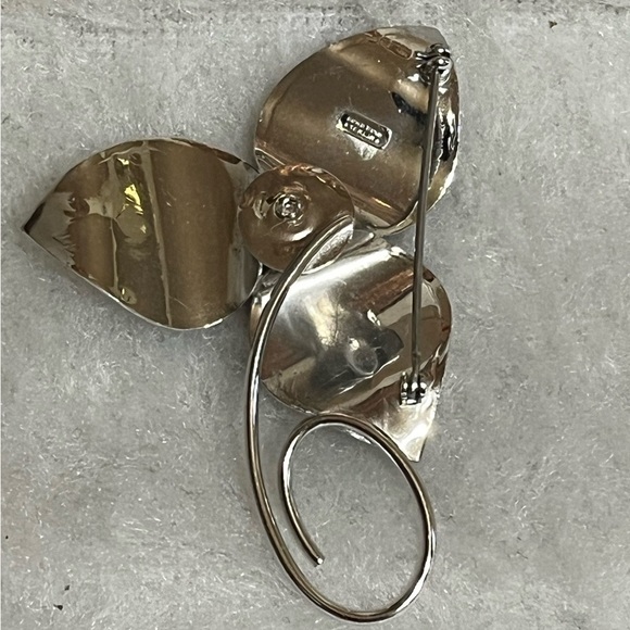 Bond Boyd Sterling Silver Dogwood Flower Brooch - Picture 4 of 9